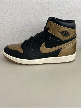 Nike Men Air Jordan 1 Retro High OG Blk/Metallic Gold Sail DZ5485-071 sz 9.5-12